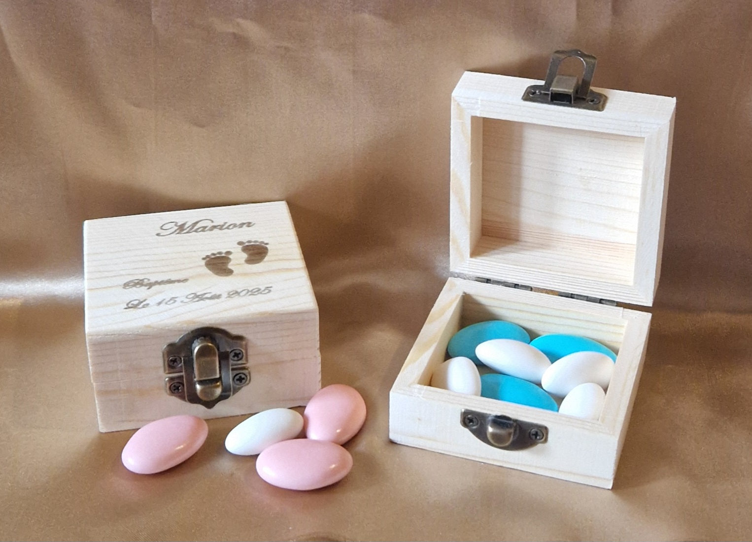 Boîte Personnalisée en Bois Gravé avec Dragées - Baptême sur Mesure