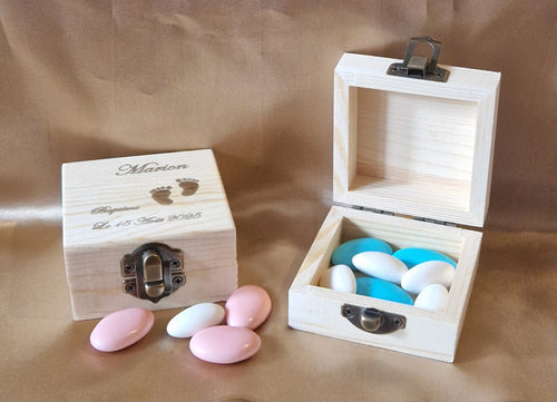 Boîte Personnalisée en Bois Gravé avec Dragées - Baptême sur Mesure