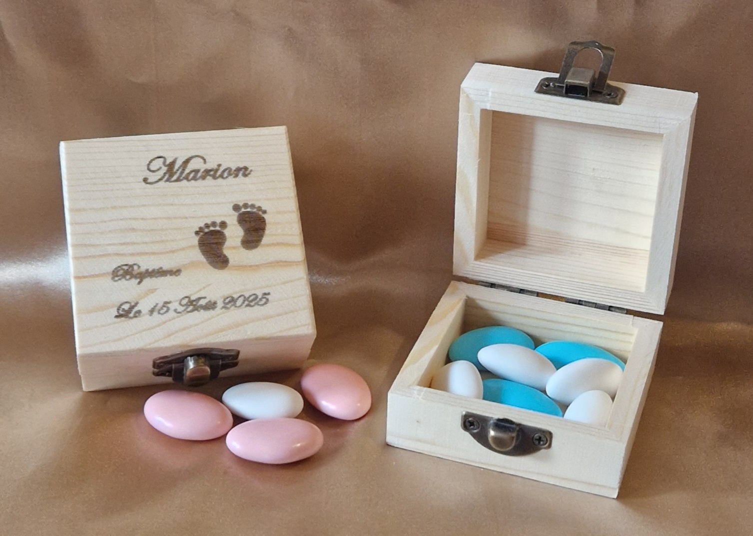 Boîte Personnalisée en Bois Gravé avec Dragées - Baptême sur Mesure