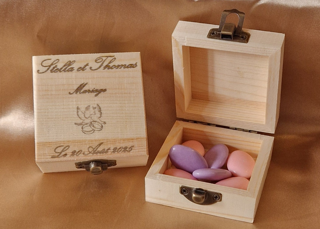 Boîte Personnalisée en Bois Gravé avec Dragées - Mariage sur Mesure