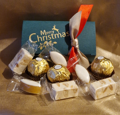 Boîte Cadeau Noël Verte Renne - Ferrero, Nougats & Calissons