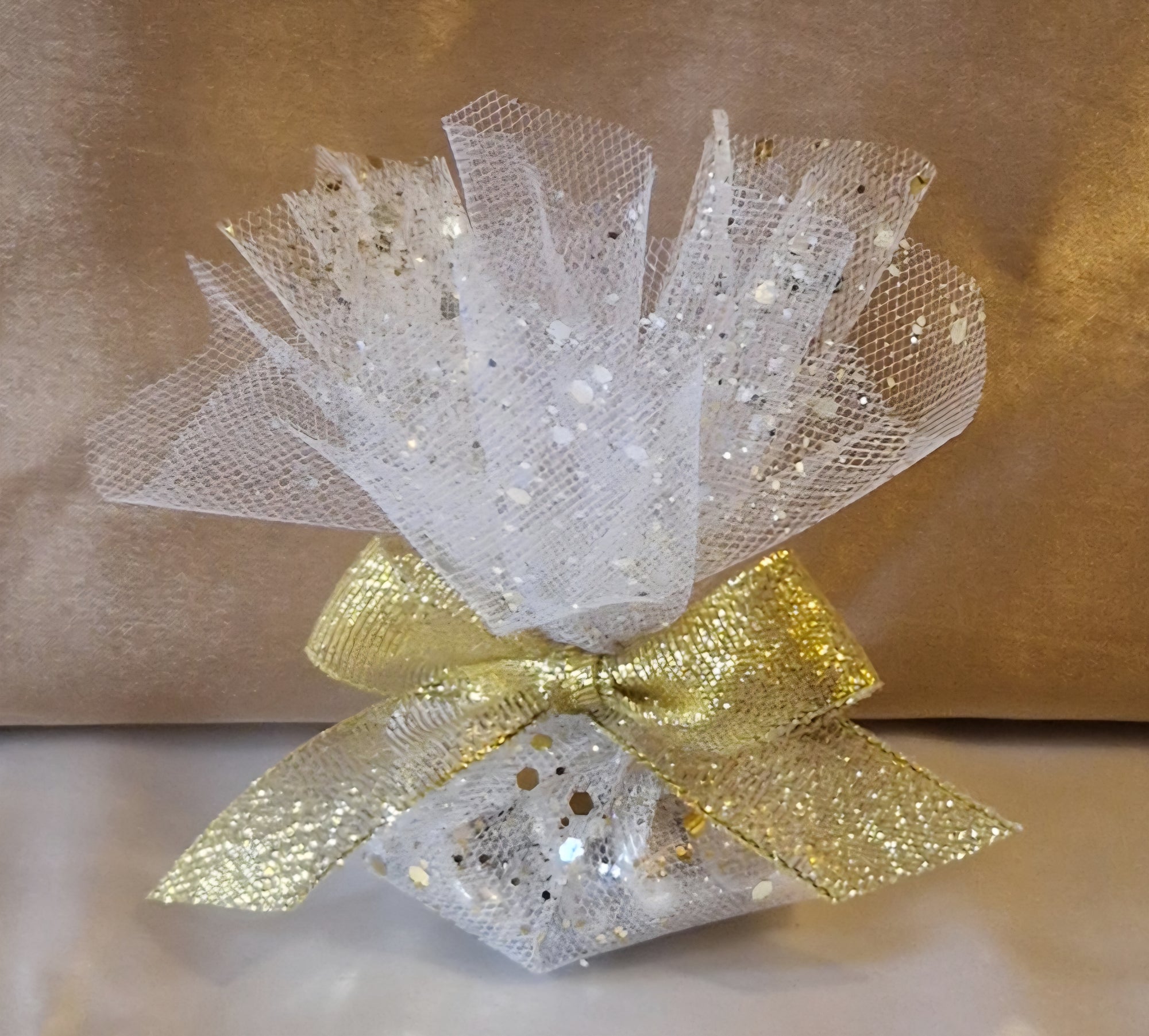 Pochon Pailleté Champagne & Blanc Élégant - 7 Dragées Chocolat Premium