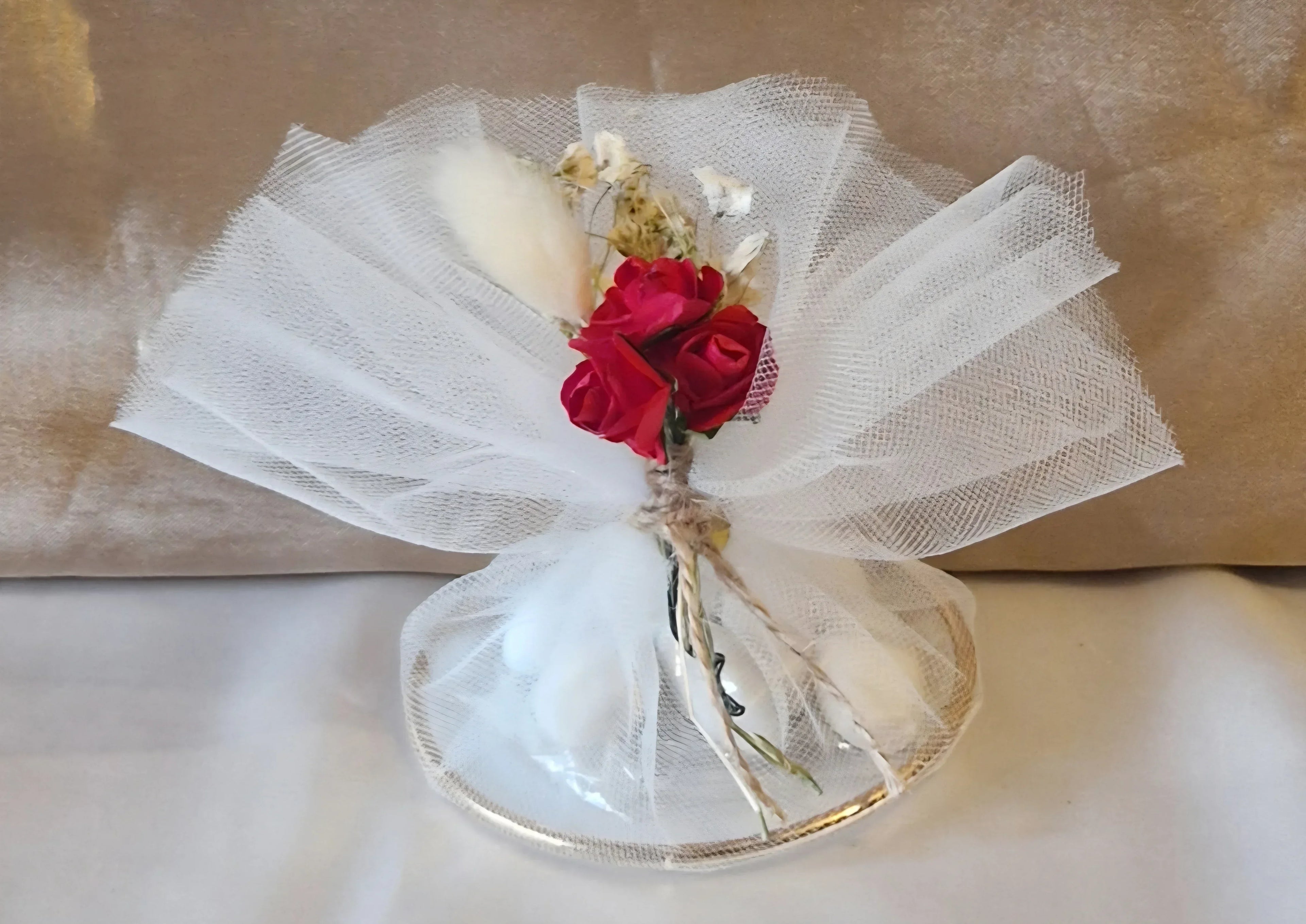 Contenant Mariage Passion & Pureté - Voile Blanc & Rose Rouge Éclatante - AngelAnge