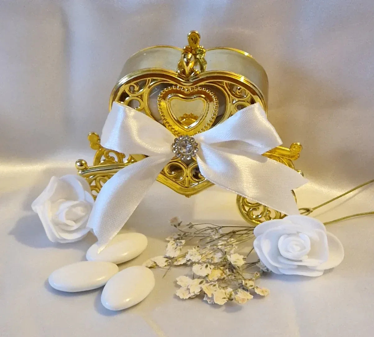 Carrosse Doré Mariage Nœud Blanc & Strass - 7 Dragées Chocolat Blanc Incluses - AngelAnge
