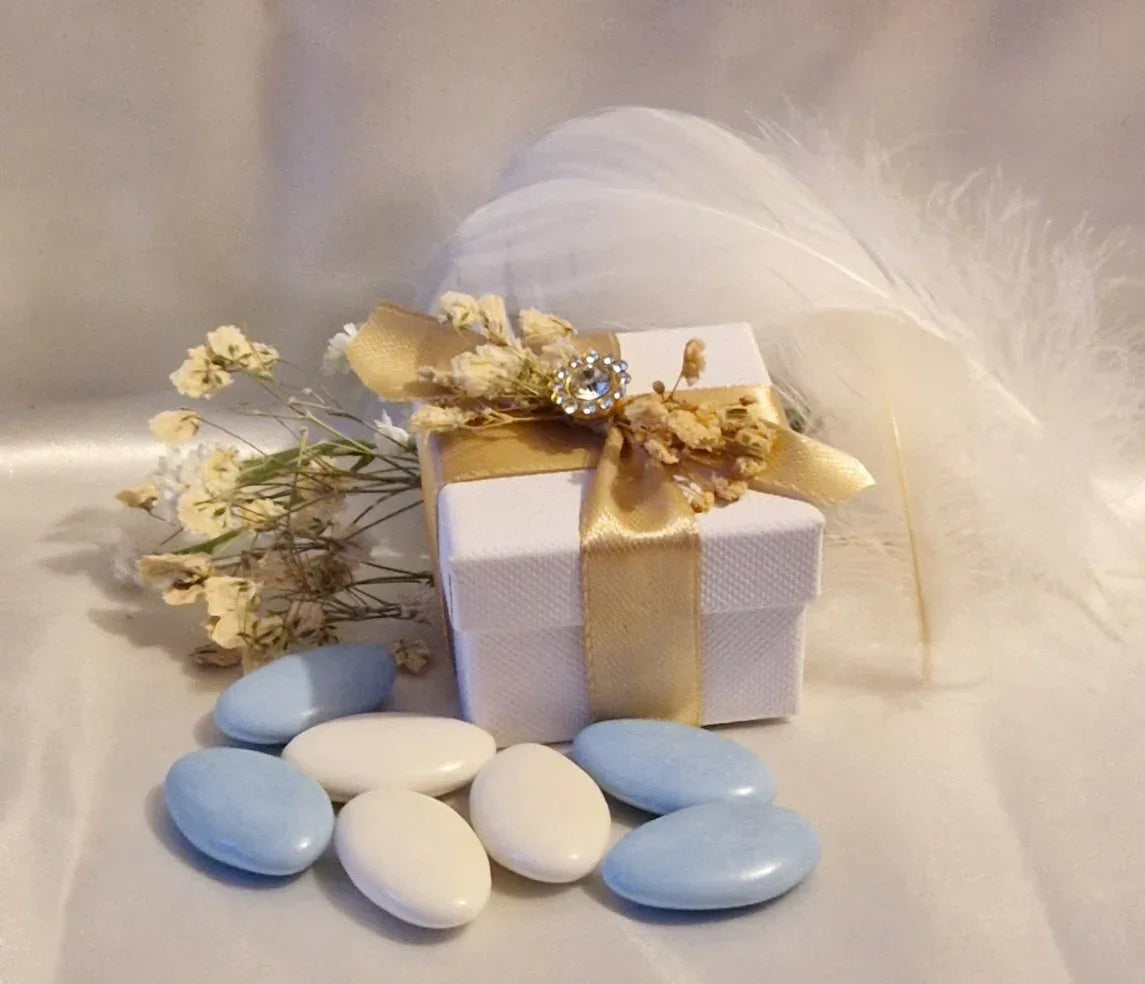 Boîte Cadeau Mariage Blanche Relief Abeille - Myosotis Séchés & Dragées Incluses - AngelAnge