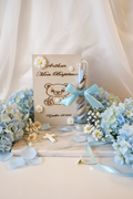 Baptême Garçon – Montage Fleurs Bleues & Marguerites