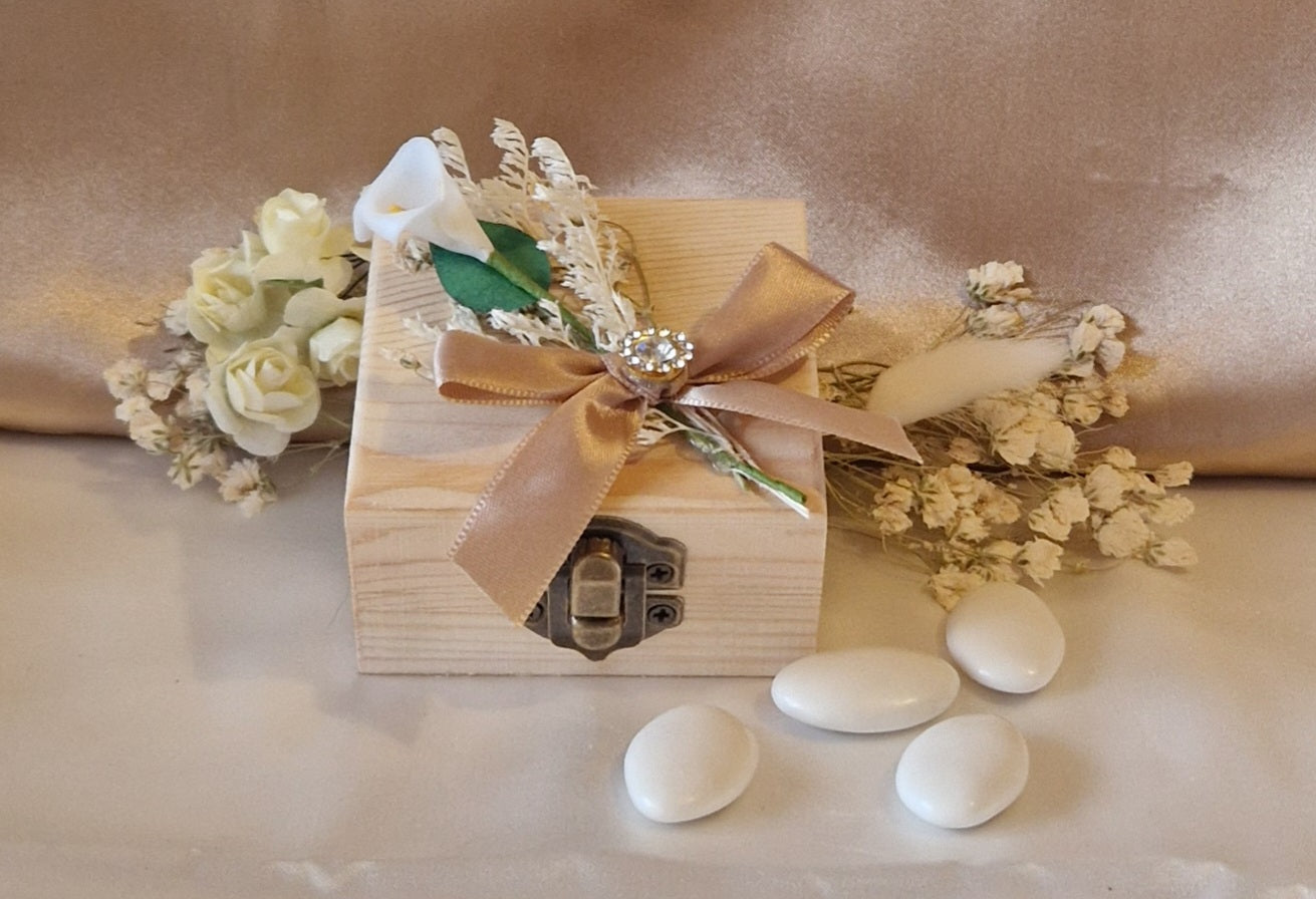 Contenant Bois Communion Fleur Blanche + 7 Dragées - Personnalisable