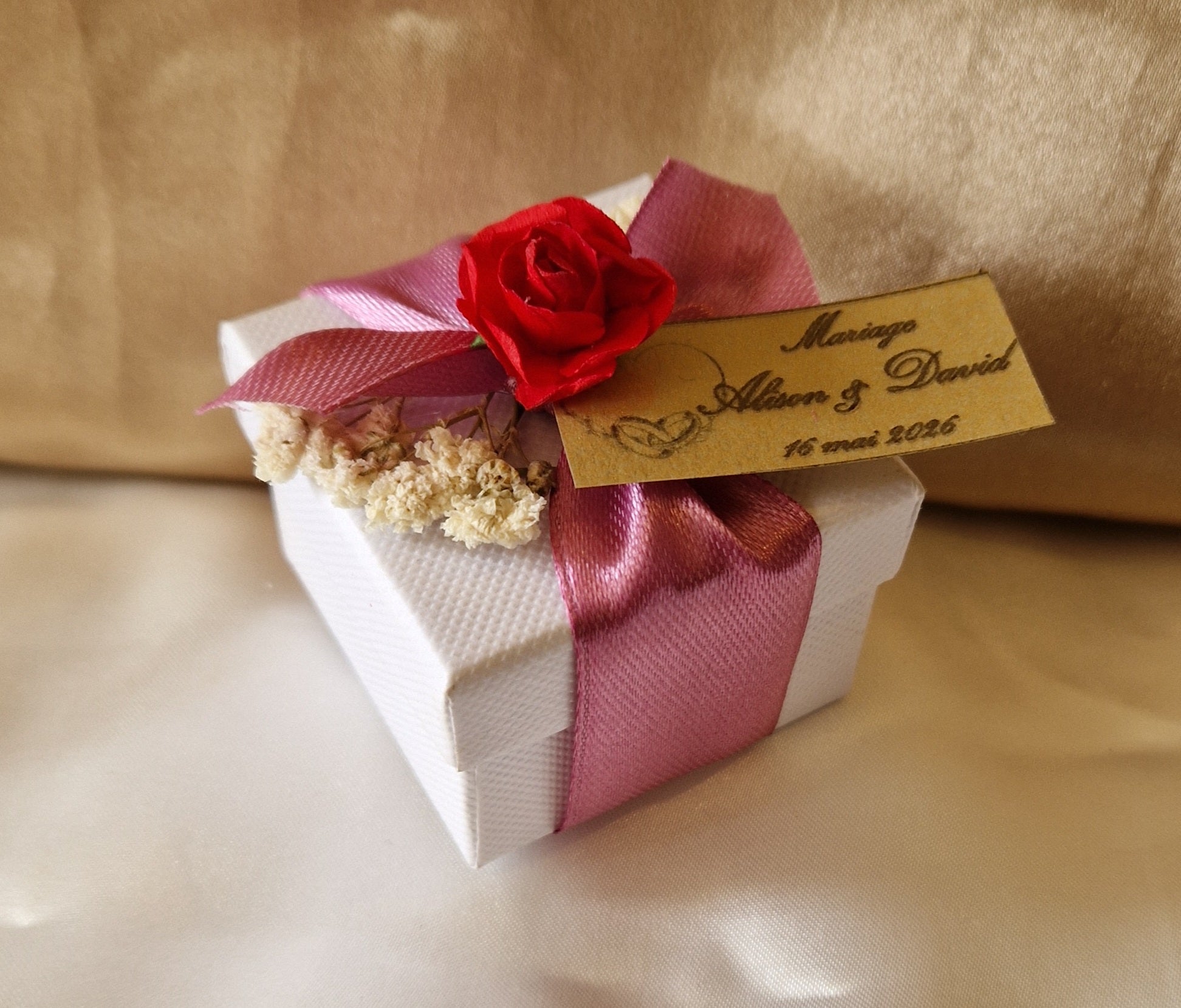Contenant Mariage Rose Rouge & Dragées Reynaud – Personnalisé Prénom