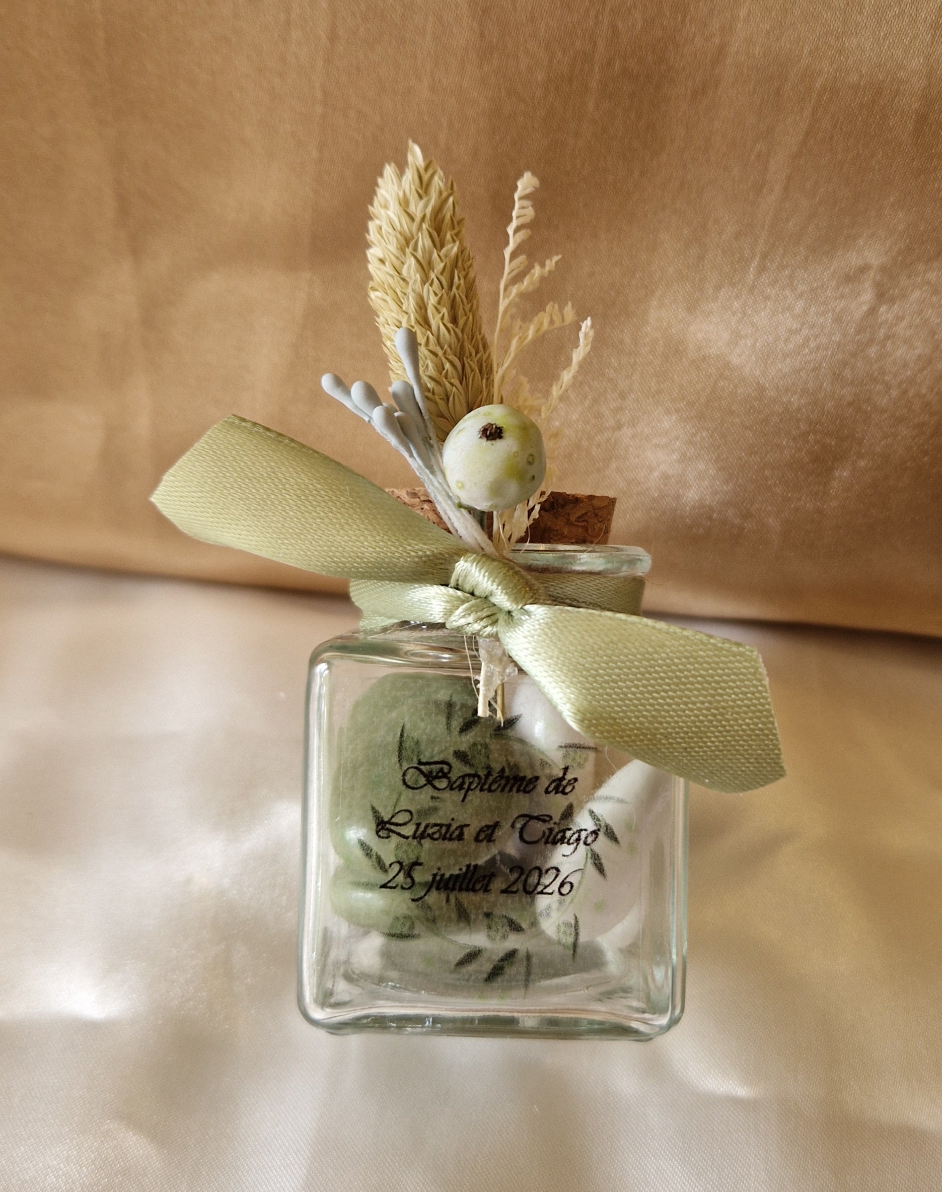 Contenant en Verre Baptême Floral Vert Sauge & Dragées Reynaud – Personnalisé Prénom