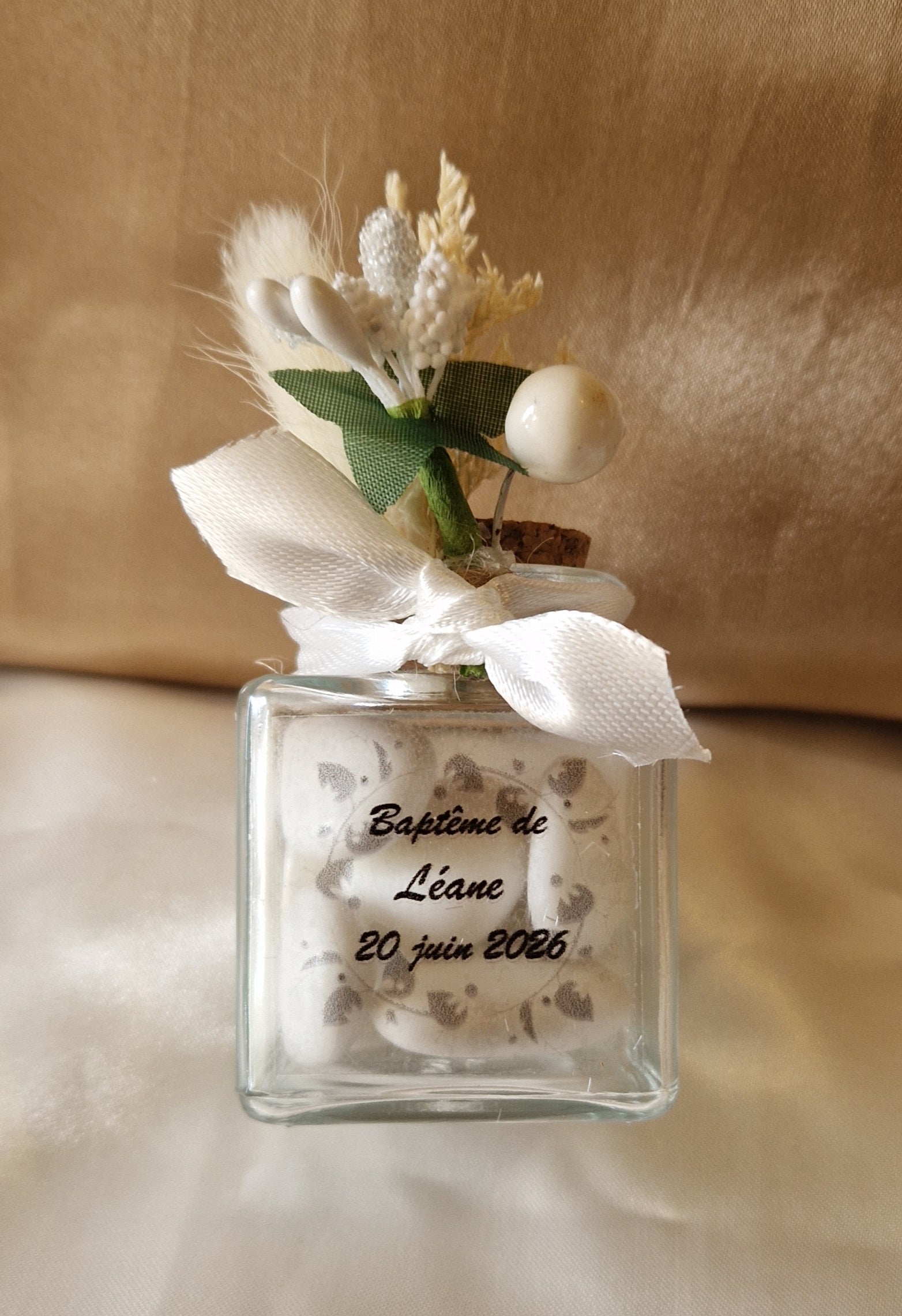 Contenant en Verre Baptême Floral Blanc & Dragées Reynaud – Personnalisé Prénom